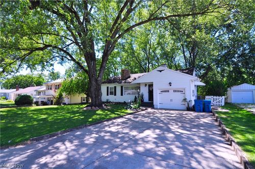 614 Hartzell Dr, Norton, OH, 44203-6507 | Card Image