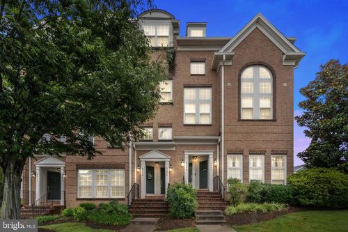9530 Walker Way, MANASSAS PARK, VA, 20111-3086 | Card Image