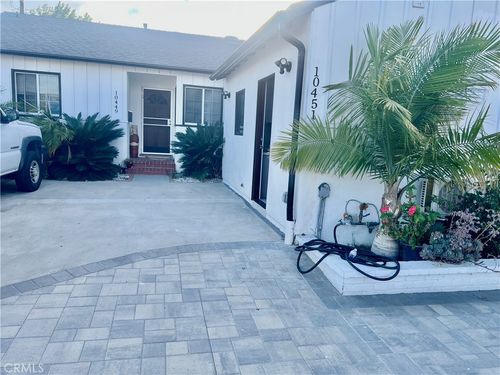10451 Marklein Ave, San Fernando, CA, 91345-2411 | Card Image