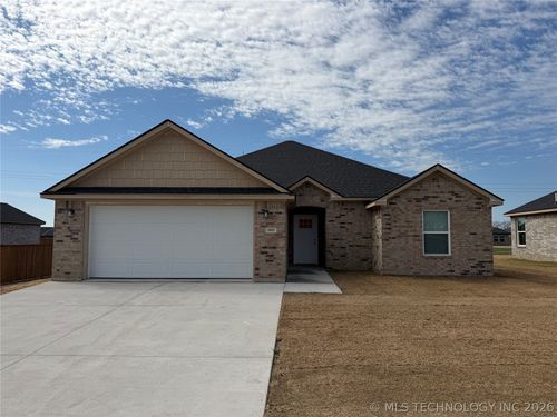 3033 Secretariat St, Durant, OK, 74701-3009 | Card Image