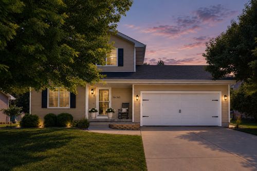 345 Se Sagewood Cir, Waukee, IA, 50263-8668 | Card Image