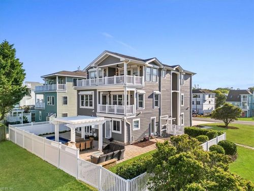 205 Aqua Ln, Virginia Beach, VA, 23451-7208 | Card Image