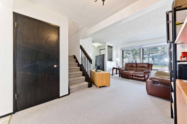 2816 38 Street Sw, Home with 7 bedrooms, 3 bathrooms and 3 parking in Calgary AB | Image 25