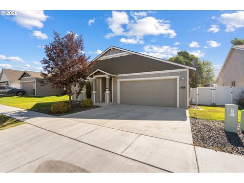 1922 Nw Archer Dr, Hermiston, OR, 97838-1130 | Card Image