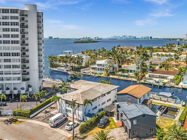 101 - 11900 N Bayshore Dr, Condo with 2 bedrooms, 2 bathrooms and null parking in North Miami FL | Image 28