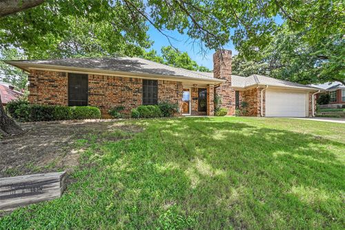 4111 Blossom Trl, Arlington, TX, 76016-3731 | Card Image