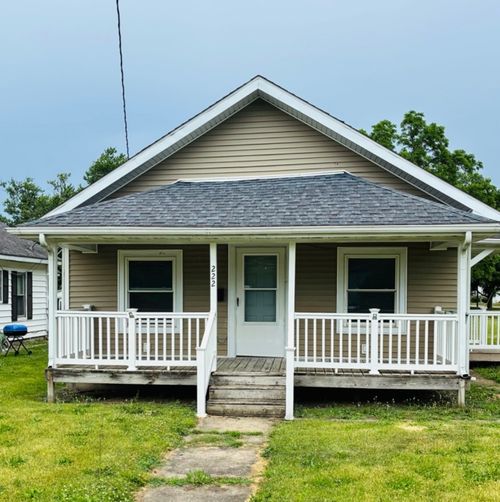 222 E Thompson Ave, Hoopeston, IL, 60942-1339 | Card Image