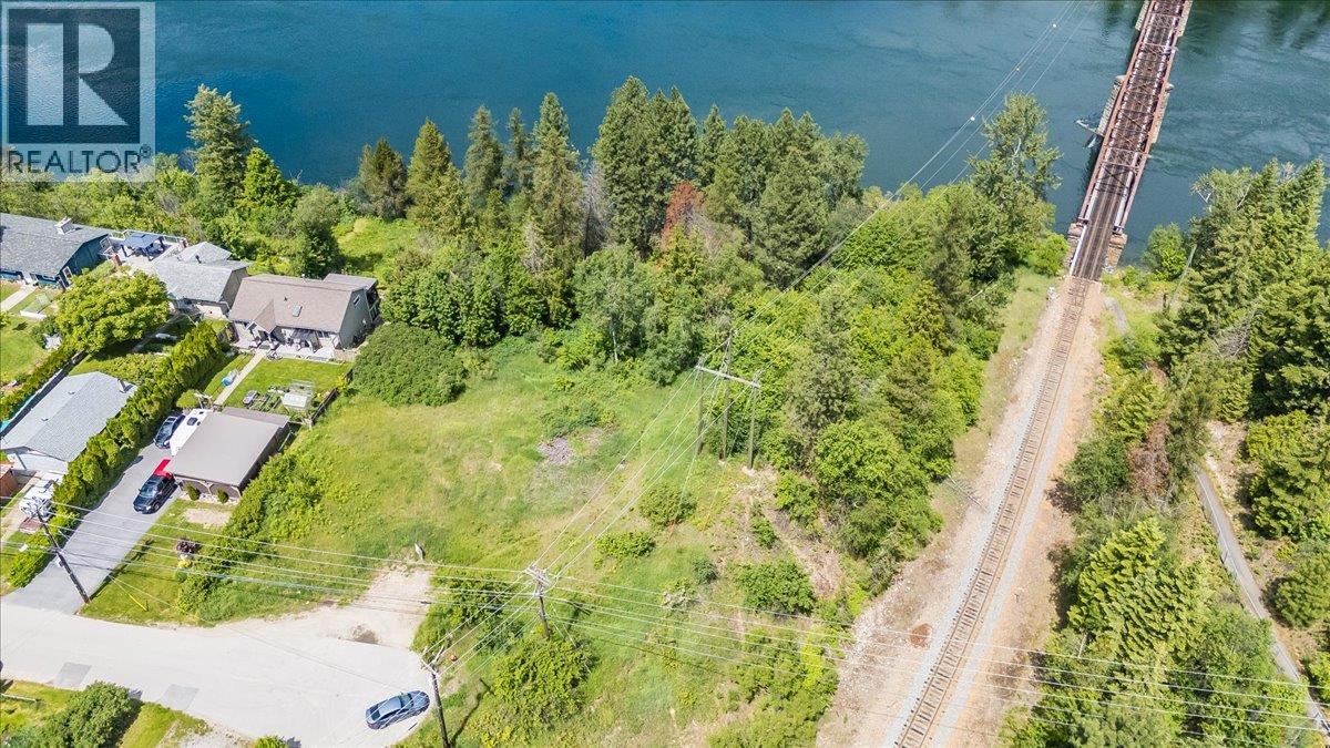 Land in Castlegar 3