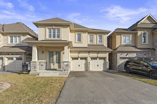 11 Jenwood Cres, Brampton, ON, L6R4C6 | Card Image