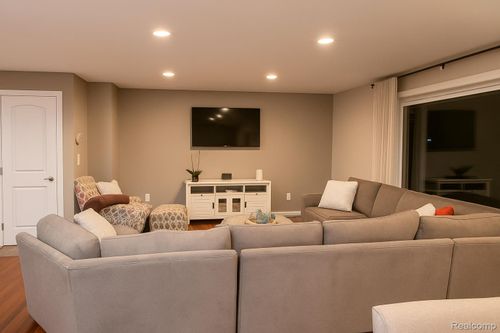 4111 Willis Rd, Milan, MI, 48160-9752 | Card Image