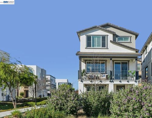 646 Eucalyptus Way, Alameda, CA, 94501-7876 | Card Image