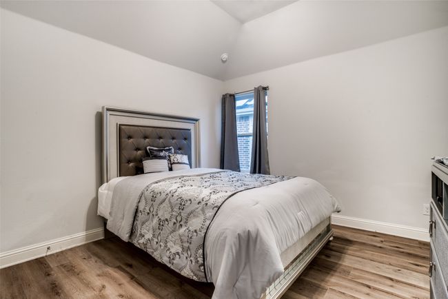 Upstairs Bedroom | Image 26