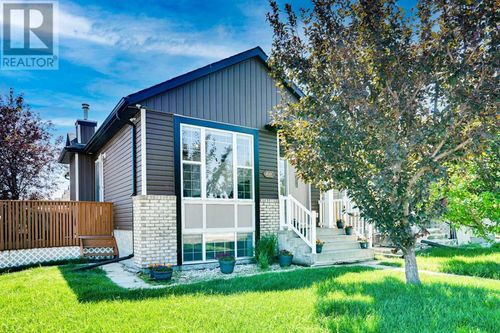 1092 Martindale Blvd Ne, Calgary, AB, T3J4A2 | Card Image