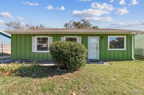 7 Belmont Dr, Saint Peters, MO, 63376-1327 | Card Image