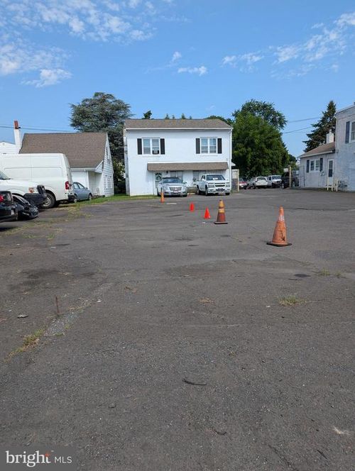 3552 Bristol Pike, BENSALEM, PA, 19020-4665 | Card Image