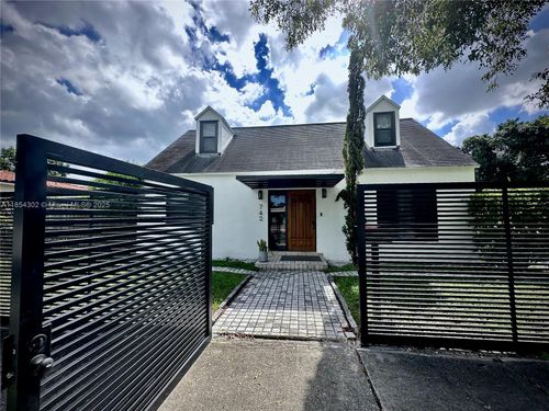 742 Nw 50th St, Miami, FL, 33127-2004 | Card Image