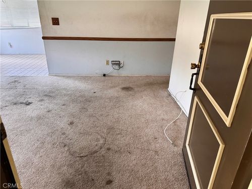 27949 Tyler Ln, Canyon Country, CA, 91387-2920 | Card Image