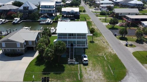 300 Polaris St, Dauphin Island, AL, 36528-4202 | Card Image