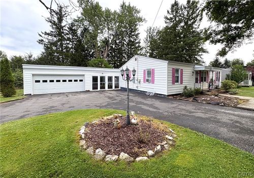 51 Fleming St, Auburn, NY, 13021-5421 | Card Image