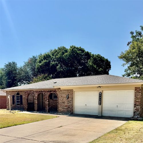606 Pepperidge Ct, Arlington, TX, 76014-1128 | Card Image