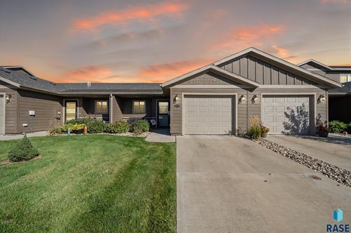 2527 E Meadowside Pl, Sioux Falls, SD, 57108-3706 | Card Image