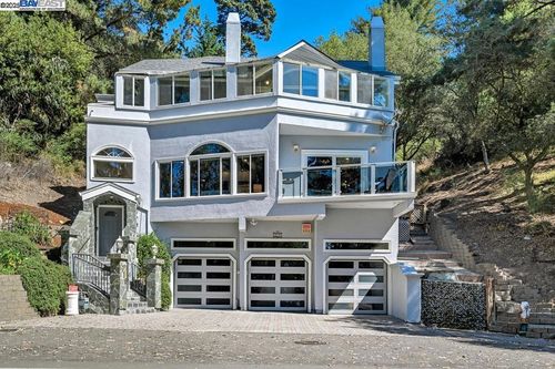 7716 Skyline Blvd, Oakland, CA, 94611-1160 | Card Image