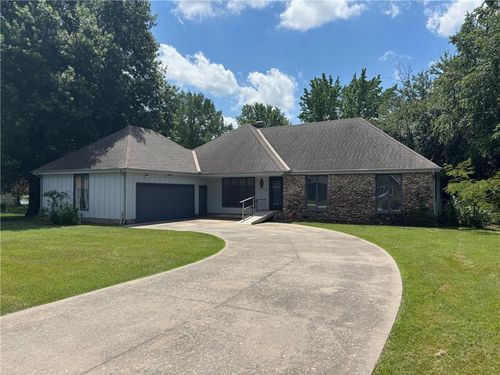 603 Lakeside Ct, Girard, KS, 66743-2202 | Card Image