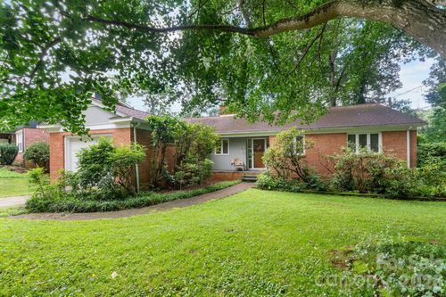 219 W Park Dr, Morganton, NC, 28655-4217 | Card Image