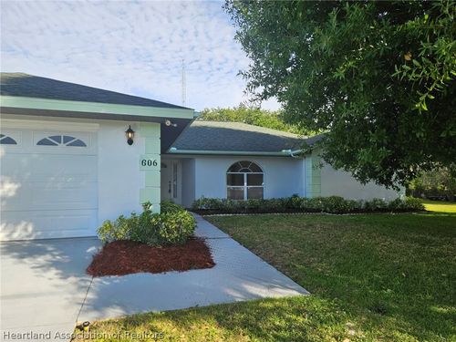 306 W Waterway Ave Nw, Lake Placid, FL, 33852-6711 | Card Image