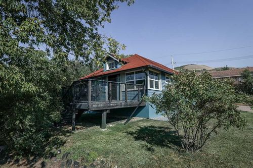 10033 102 Street, Peace River, AB, T8S1S8 | Card Image