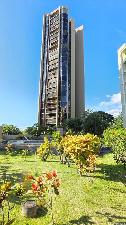 i2401-2101 Nuuanu Ave, Honolulu, HI, 96817-1764 | Card Image