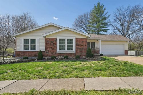 5776 Karamar Dr, Saint Louis, MO, 63128-4430 | Card Image