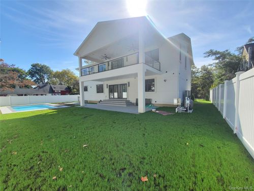 65 Page Ln, Westbury, NY, 11590-6237 | Card Image