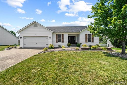 202 Schmittgens Dr, Wentzville, MO, 63385-6812 | Card Image