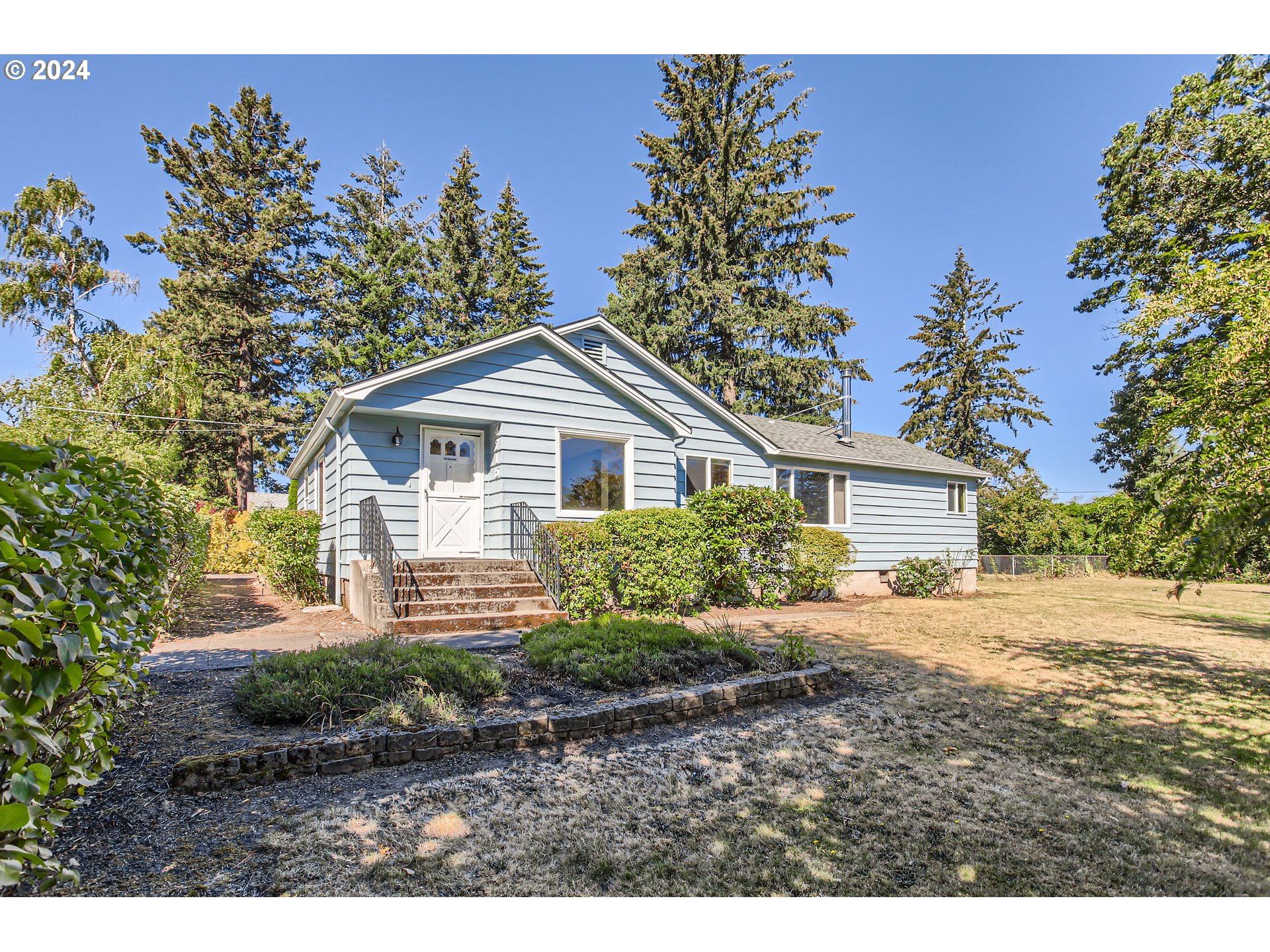 Coronado St, Portland, OR 97219