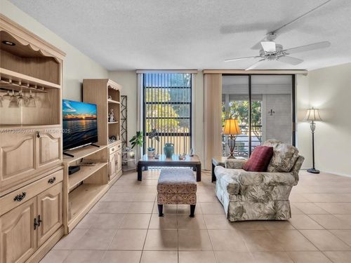 215-20400 W Country Club Dr, Aventura, FL, 33180 | Card Image