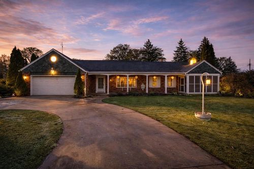 7245 N Seneca Avenue, GLENDALE, WI, 53217 | Card Image