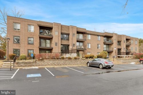 3 Oakridge Dr, LANGHORNE, PA, 19047-1050 | Card Image