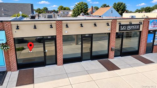 681 Fulton Ave, Hempstead, NY, 11550-4556 | Card Image