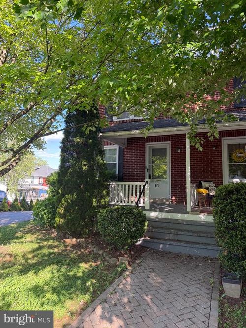 61 N Hull St, SINKING SPRING, PA, 19608-1105 | Card Image