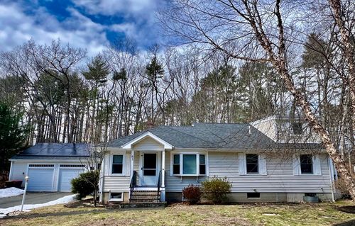 83 Village St, Millis, MA, 02054-1752 | Card Image