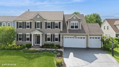 11581 Beacon Ave, Huntley, IL, 60142-8190 | Card Image