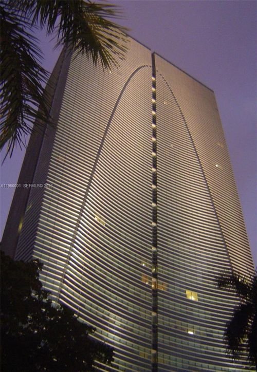 3210-1395 Brickell Ave, Miami, FL, 33131-3353 | Card Image