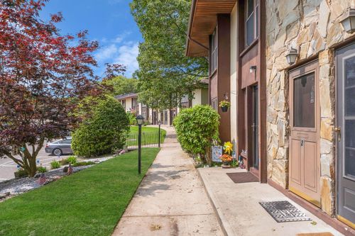 2-2 Birch Ct, Selden, NY, 11784-3923 | Card Image