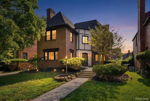 18084 Birchcrest Dr, Detroit, MI, 48221-2737 | Card Image