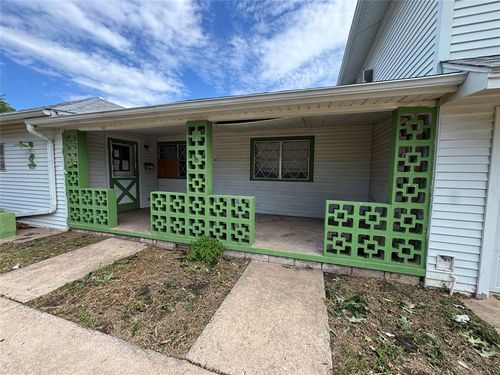 6125 Nw 49th St, Warr Acres, OK, 73122-4013 | Card Image