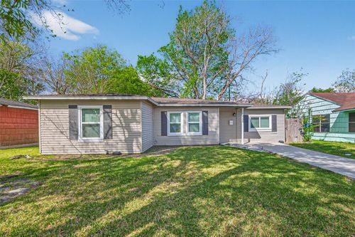 8126 Marcy Dr, Houston, TX, 77033-3012 | Card Image