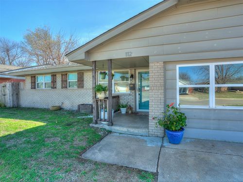 112 Sw 6th Street, Moore, OK, 73160 | Card Image