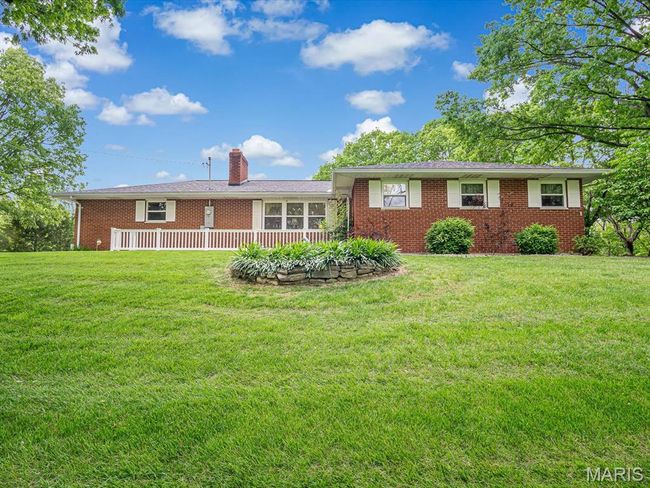 3004 Hh Rd, House other with 2 bedrooms, 4 bathrooms and 2 parking in Waterloo IL | Image 11