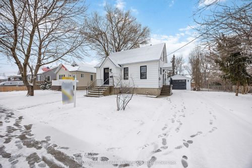 496 Talfourd St, Sarnia, ON, N7T1R7 | Card Image